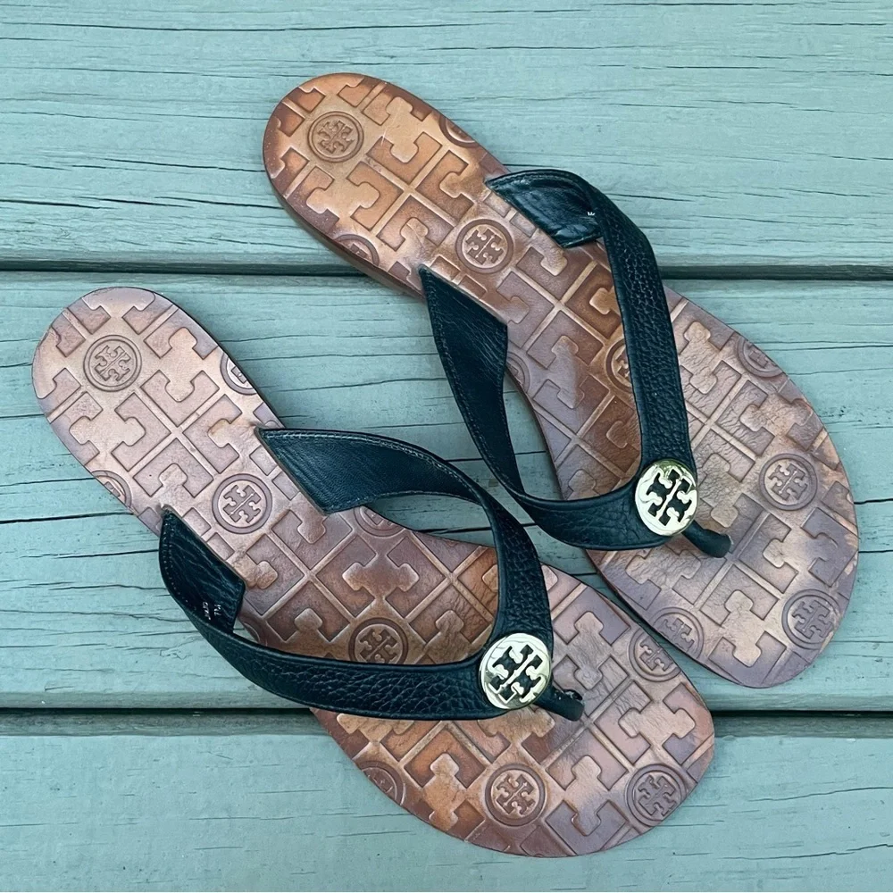 Tory Burch Thora black leather flip flop sandals size 7 M